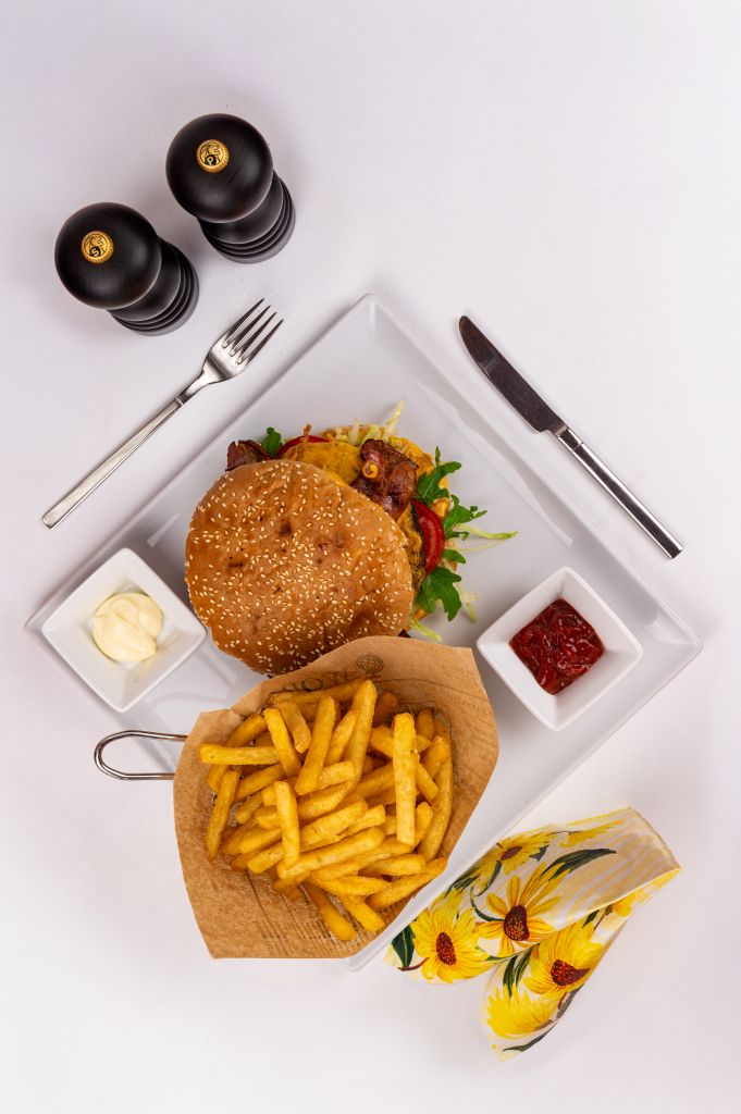 Am-Osterbichl-Restaurant-Oberammergau-Burger
